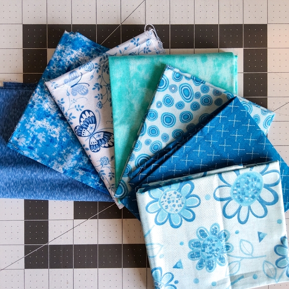 Cotton Quilting Craft Fabric Fat Quarter Bundle Blue Floral Blender 35 Pieces - Picture 6 of 6